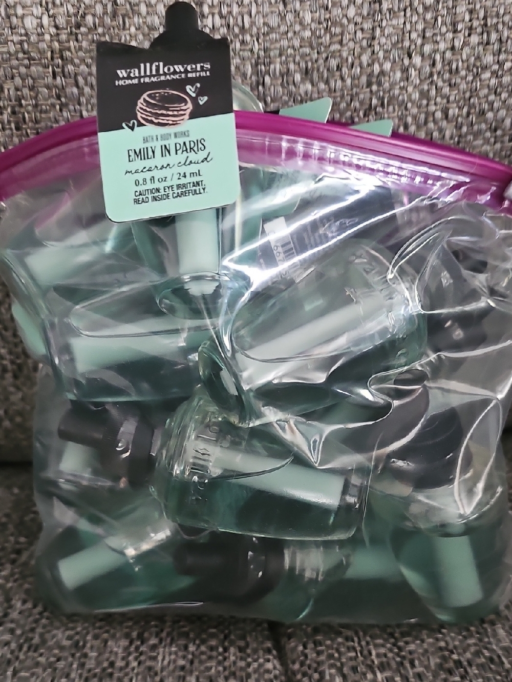 Bath & Body Works Wallflowers Refill Emily in Paris Macaron Cloud - Mint Green